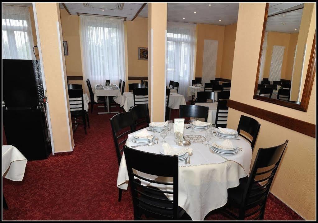 Hotel Montfort Лурд Екстер'єр фото